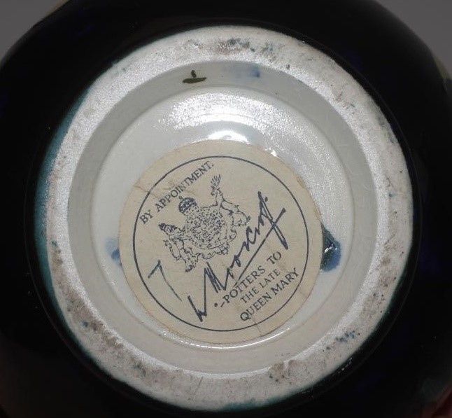 A MOORCROFT POTTERY VASE Image
