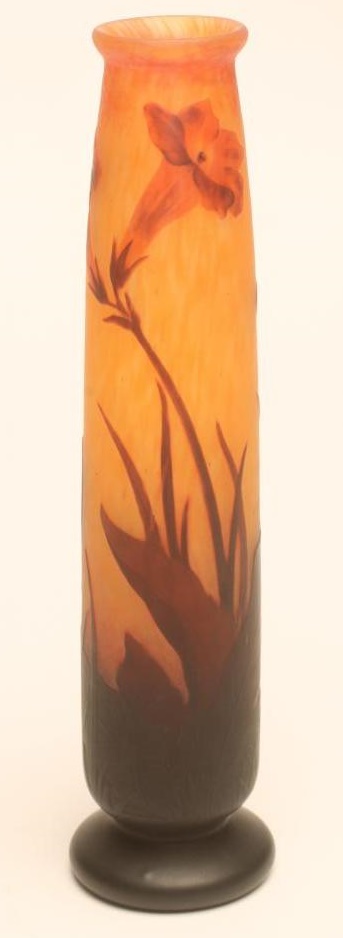 A FRENCH CAMEO VASE Image