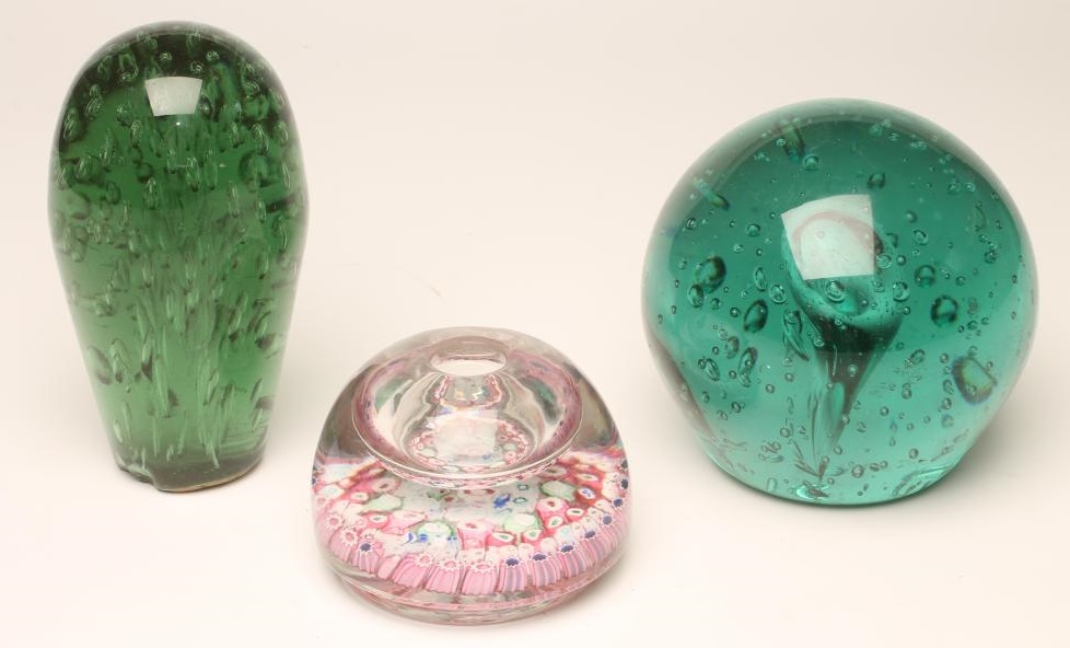 A VICTORIAN ENGLISH MILLEFIORE SCENT BOTTLE of domed form with coloured glass canes to base Image