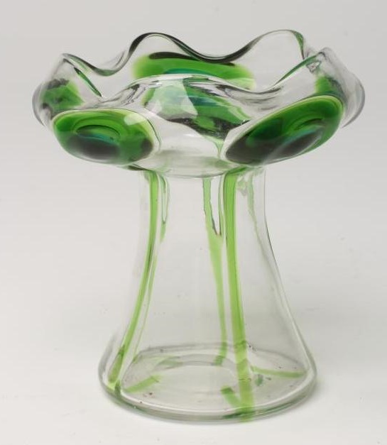 AN ENGLISH ART NOUVEAU GLASS VASE Image