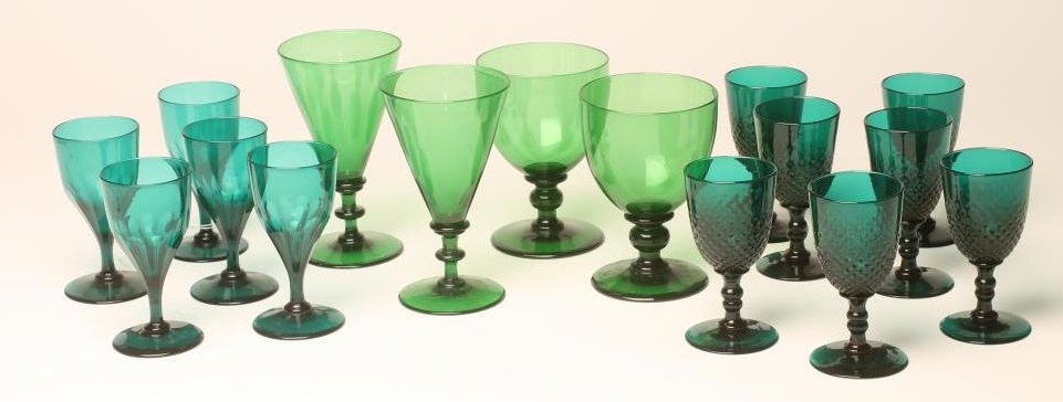 A SET OF SEVEN BRISTOL GREEN WINE GLASSES Image