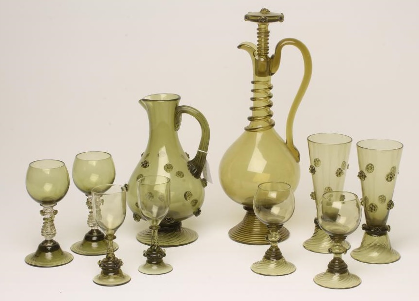 A GERMAN PART TABLE SUITE Image