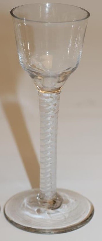 FOUR VARIOUS WINE GLASSES Image