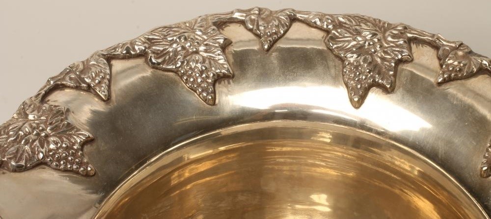 A PAIR OF EPNS CAMPANA URN CHAMPAGNE COOLERS Image