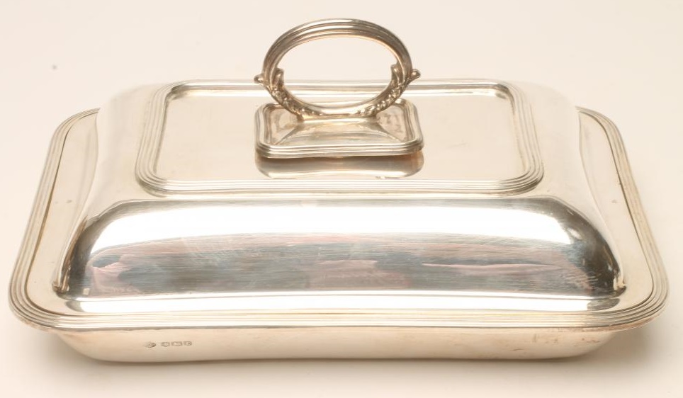 *A SILVER ENTREE DISH AND COVER Image