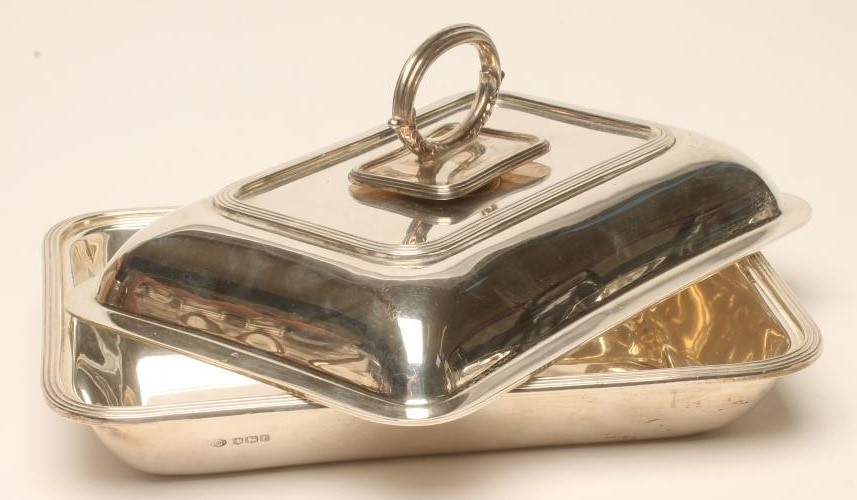 *A SILVER ENTREE DISH AND COVER Image