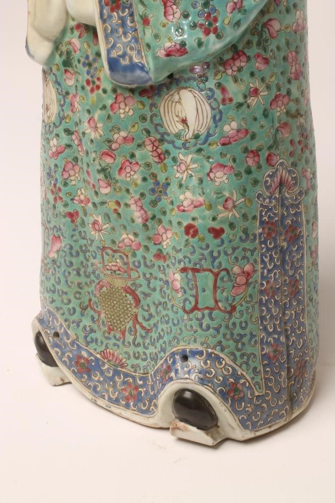 A LARGE CHINESE PORCELAIN FIGURE Image