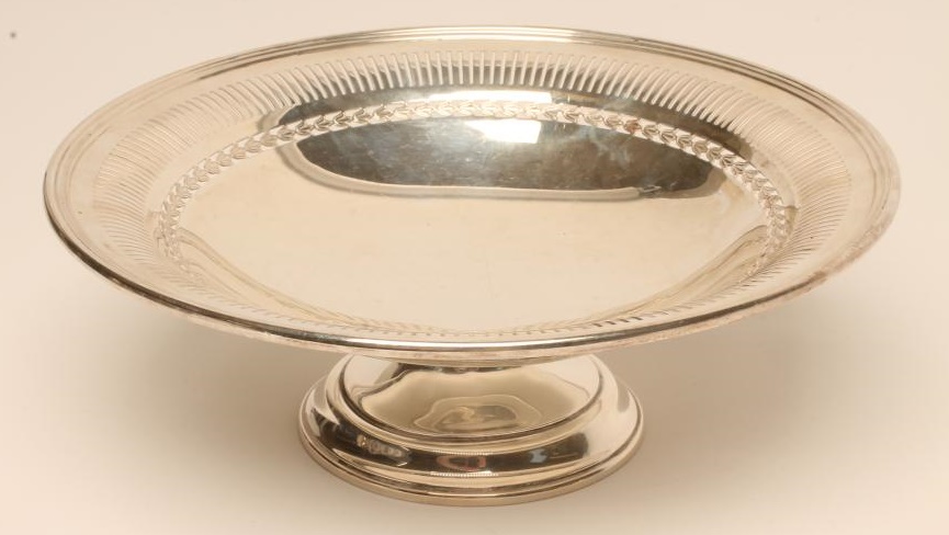 *A LOW PEDESTAL SILVER TAZZA Image