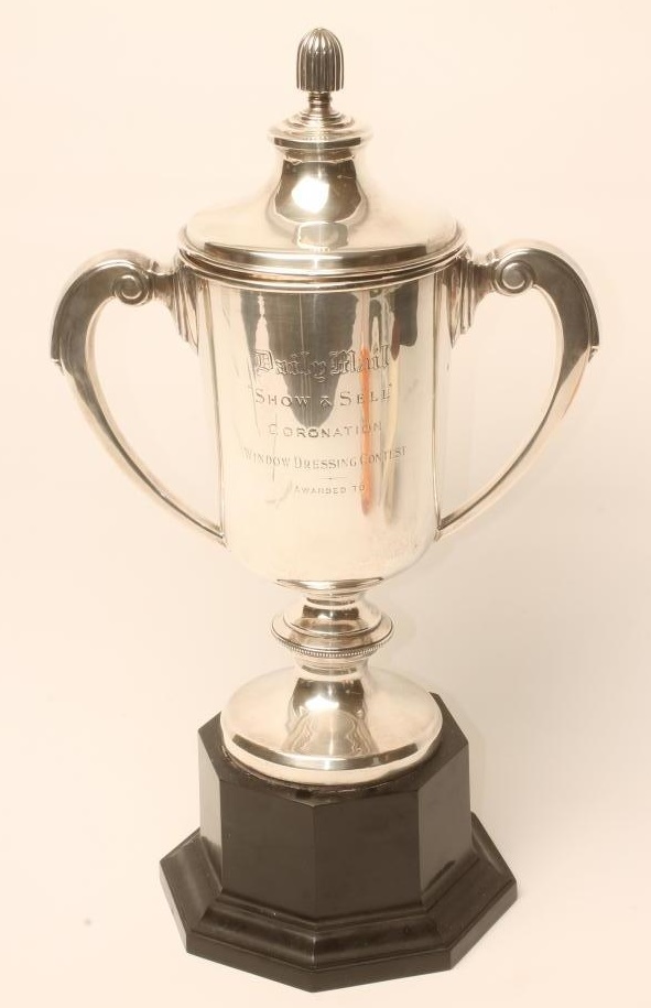 *A SILVER TROPHY CUP AND COVER Image
