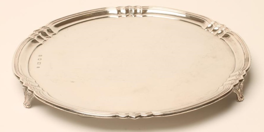 AN ART DECO SILVER SMALL SALVER Image