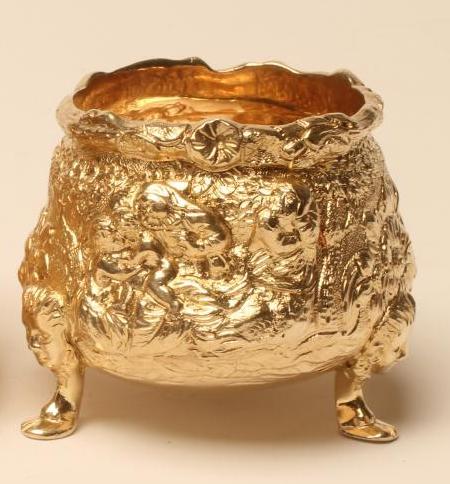 A GEORGE V BRITANNIA STANDARD SILVER GILT SUGAR BASIN SIMILAR TO THE FOLLOWING LOT Image