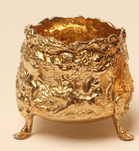 A LATE GEORGE III BRITANNIA STANDARD SILVER GILT SUGAR BASIN Image