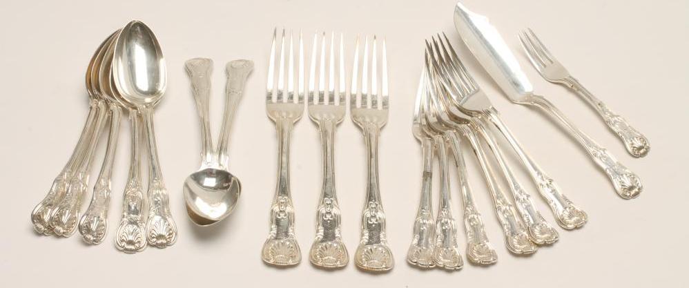 *AN EARLY VICTORIAN SILVER PART TABLE SERVICE Image