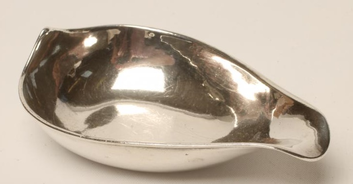AN EARLY VICTORIAN SILVER PAP BOAT Image