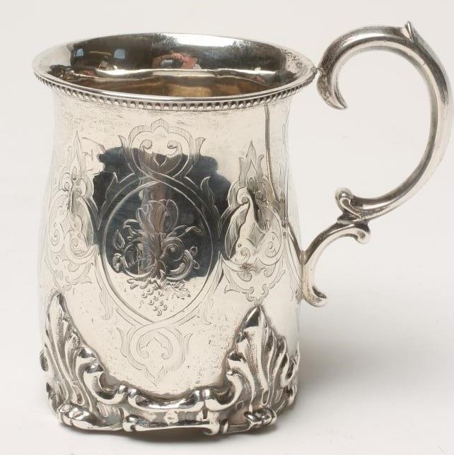 A VICTORIAN SILVER MUG Image