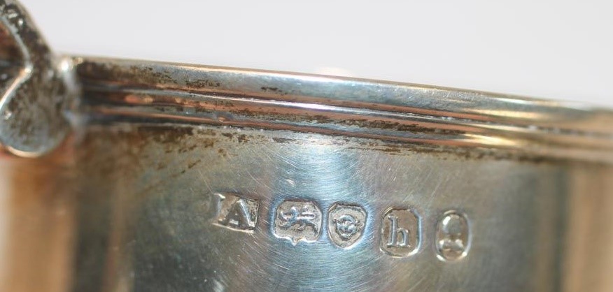 A GEORGE IV SILVER CHRISTENING MUG Image