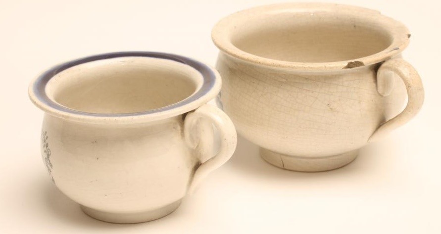 TWO PEARLWARE MINIATURE CHAMBER POTS Image