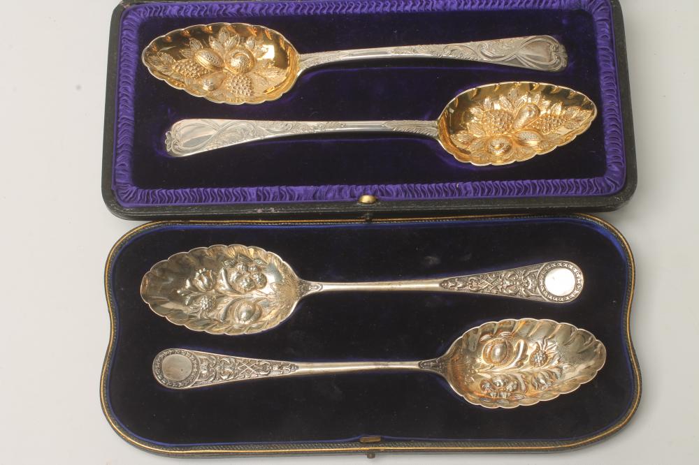 A PAIR OF GEORGE IV SILVER TABLESPOONS Image