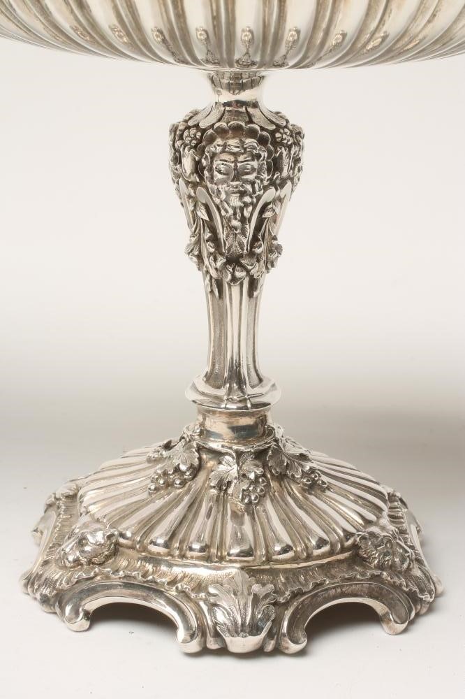 A PAIR OF LATE VICTORIAN SILVER PEDESTAL TAZZE Image