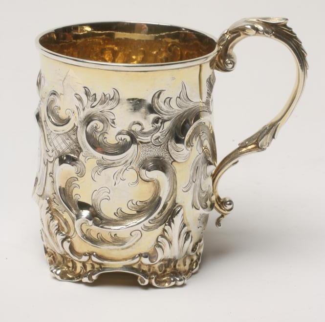 AN EARLY VICTORIAN SILVER MUG Image