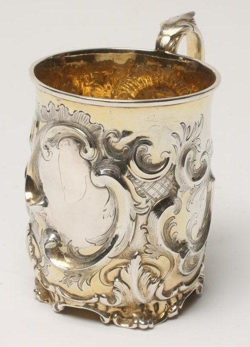 AN EARLY VICTORIAN SILVER MUG Image