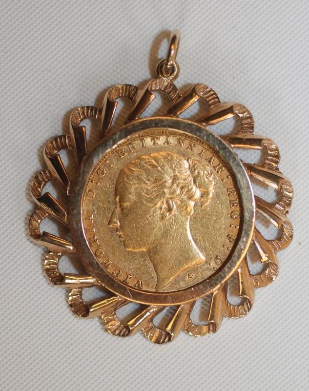 A VICTORIA SOVEREIGN Image