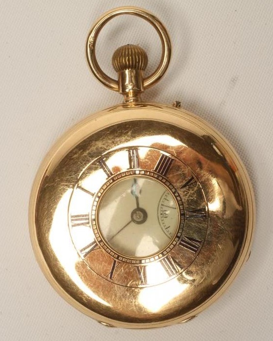 A VICTORIAN 18CT GOLD TOP WIND HALF HUNTER POCKET WATCH Image