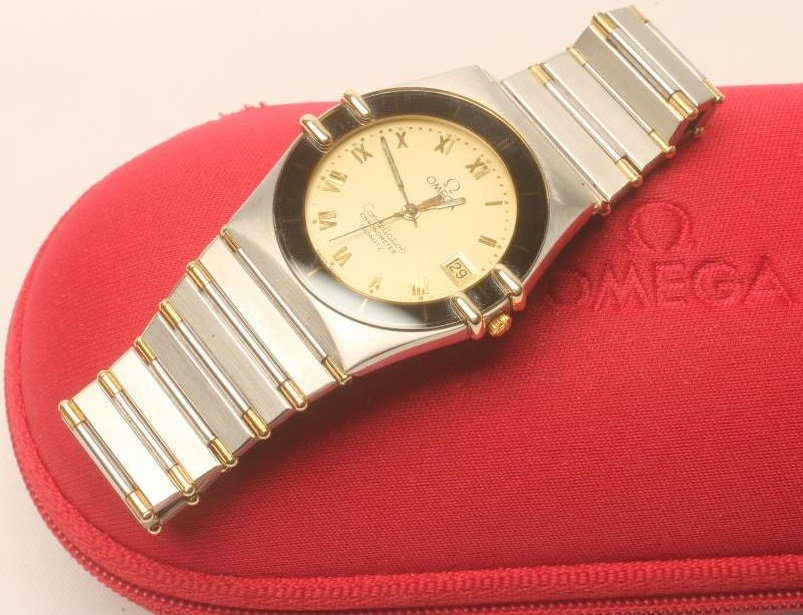 A GENTLEMAN'S OMEGA CONSTELLATION CHRONOMETER Image
