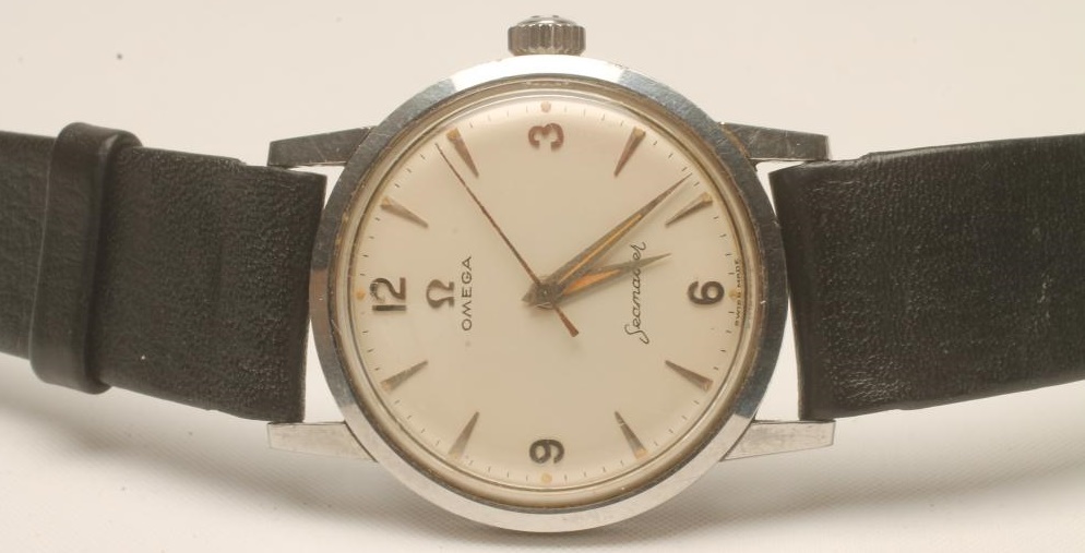 A GENTLEMAN'S OMEGA SEAMASTER WRISTWATCH Image