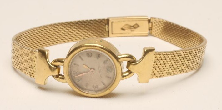A LADY'S 18CT GOLD JAEGER LECOULTRE WRISTWATCH Image