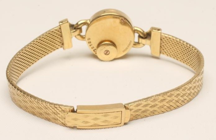 A LADY'S 18CT GOLD JAEGER LECOULTRE WRISTWATCH Image