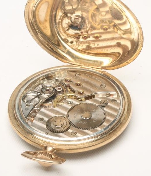 A 9CT GOLD TOP WIND DRESS WATCH Image