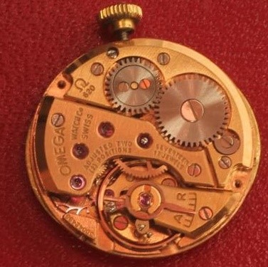 A LADY'S 18CT GOLD OMEGA DE VILLE WRISTWATCH Image