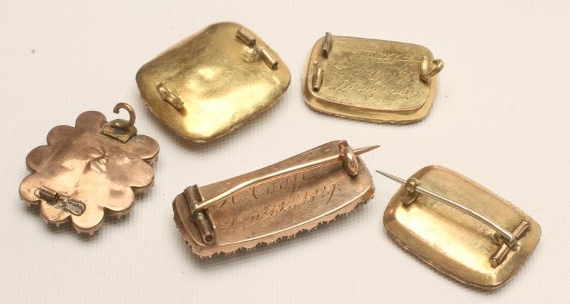 A COLLECTION OF GEORGIAN AND VICTORIAN MOURNING JEWELLERY Image