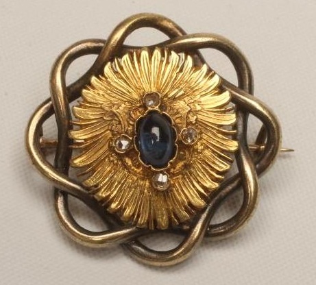 A LATE 19TH CENTURY SAPPHIRE AND DIAMOND BROOCH Image