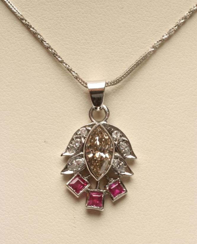A DIAMOND PENDANT Image