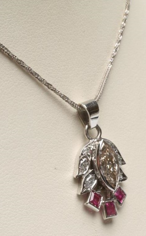 A DIAMOND PENDANT Image