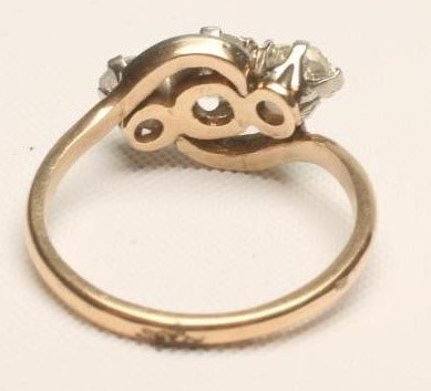 A THREE STONE DIAMOND RING Image