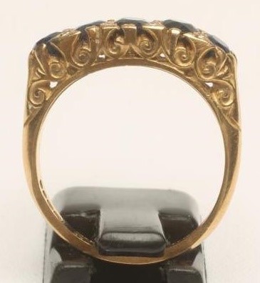 A FIVE STONE SAPPHIRE RING Image