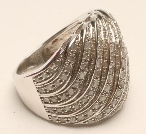 A MODERN DIAMOND RING Image