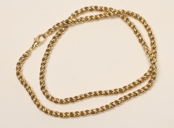 AN 18CT GOLD ROPE TWIST CHAIN NECKLACE Image