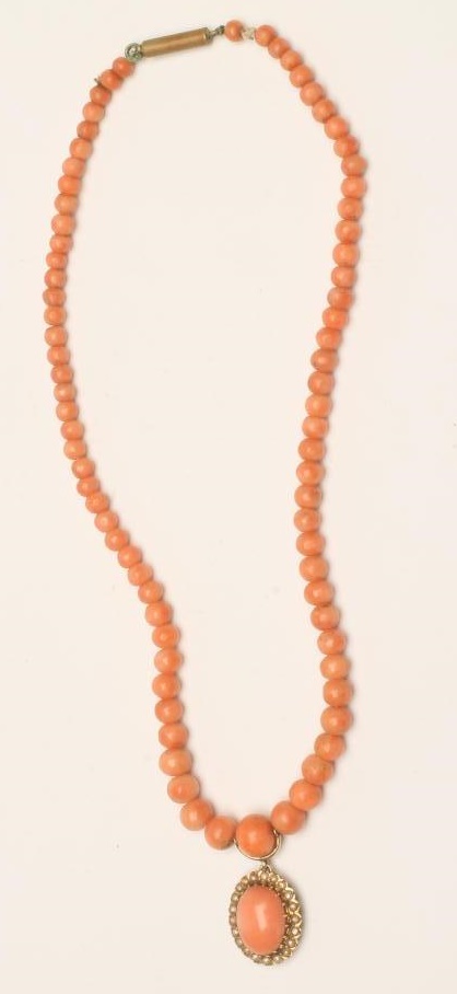 A CORAL NECKLACE Image