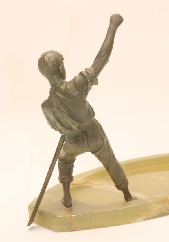 AN ART DECO BRONZED SPELTER FIGURAL TABLE LAMP Image