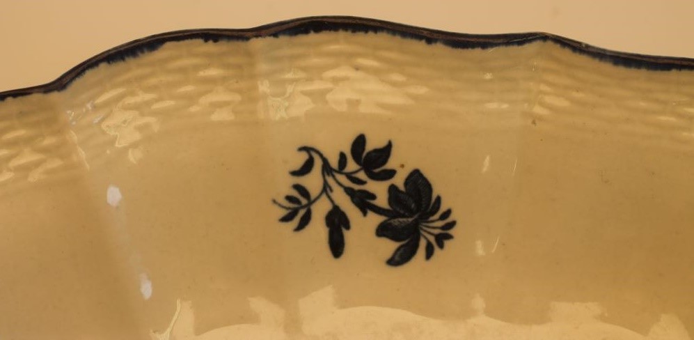 A FIRST PERIOD WORCESTER PORCELAIN DESSERT DISH Image