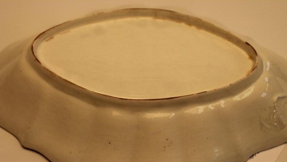 A FIRST PERIOD WORCESTER PORCELAIN DESSERT DISH Image