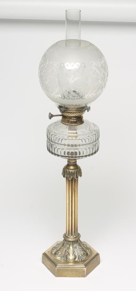 A VICTORIAN BRASS OIL LAMP Image