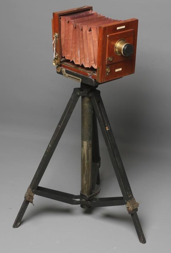 A J. LANCASTER & SON "THE INTERNATIONAL PATENT" HALF PLATE CAMERA Image