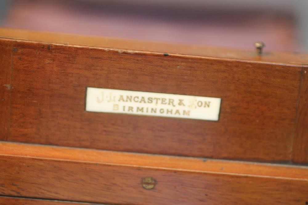 A J. LANCASTER & SON "THE INTERNATIONAL PATENT" HALF PLATE CAMERA Image