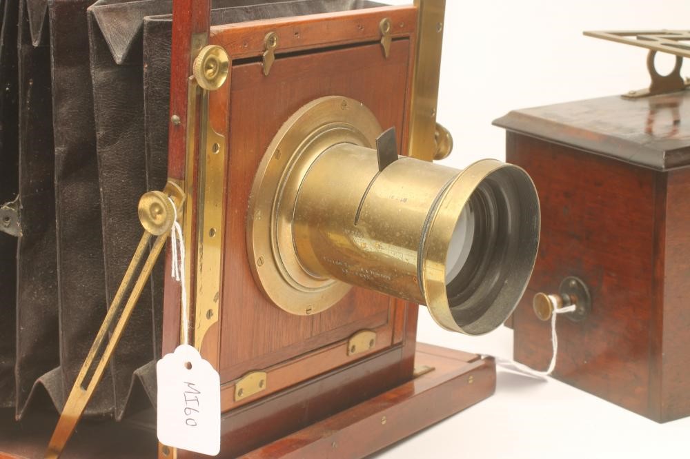 A FIELD CAMERA FOR 8" X 10" PLATES Image