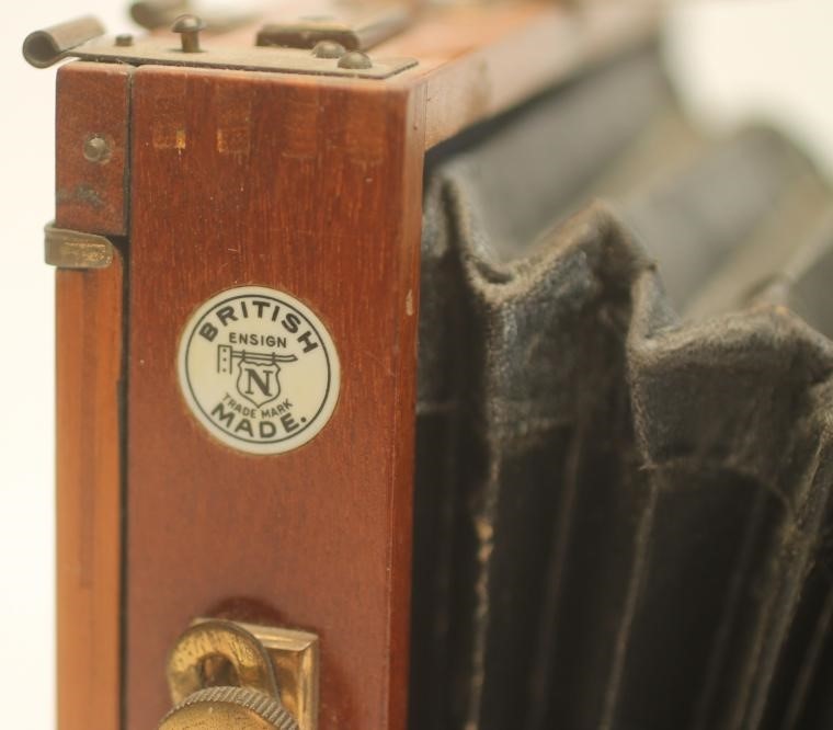 A THORNTON PICKARD TIME & INSTANTANEOUS QUARTER PLATE FIELD CAMERA Image